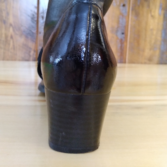 Unique tall pull on leather boots. - Picture 5 of 10